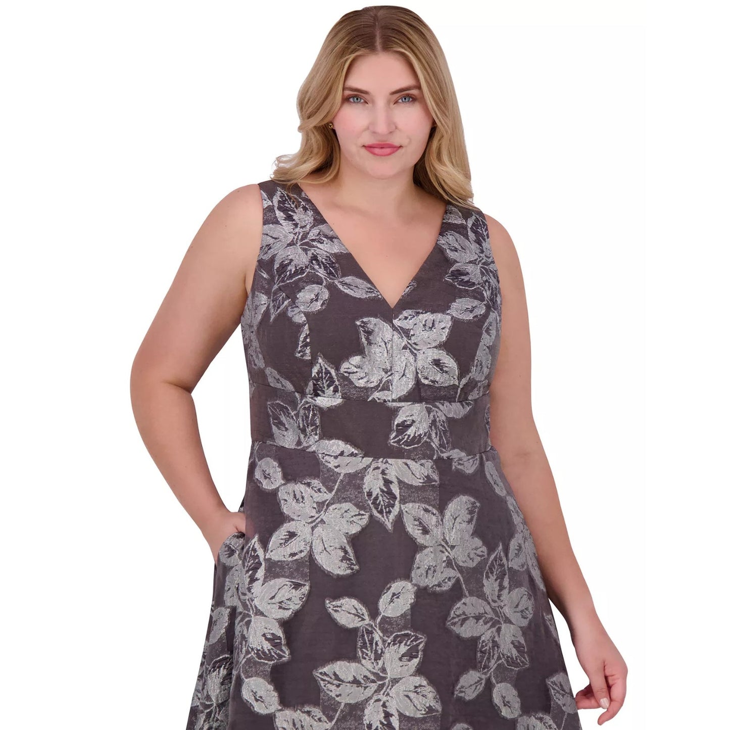 Eliza J Women's Silver Metallic-Threaded Floral-Print Gown Size 16W, MSRP: 268$