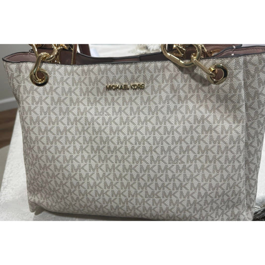 Michael Kors Trisha shoulder bag Retail Price: 628 $, Brand New with Tags