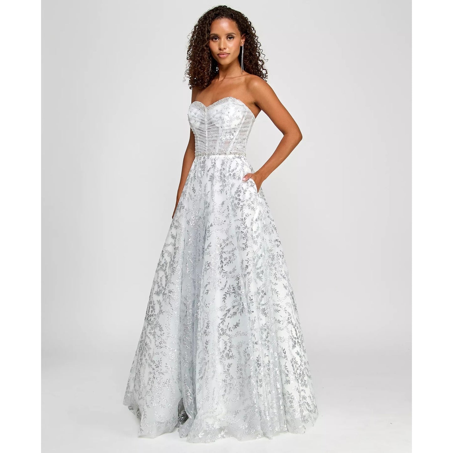 B Darlin Juniors' Strapless Glitter Mesh Ball Gown - Off White/ Silver Size 3/4.