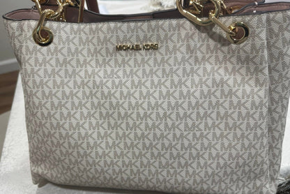 Michael Kors Trisha shoulder bag, Original Price: 628 $